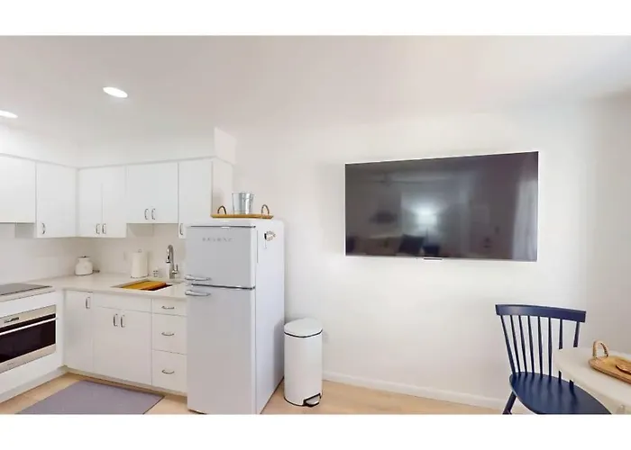 Apartment Island Waterway District 2 Miles From *