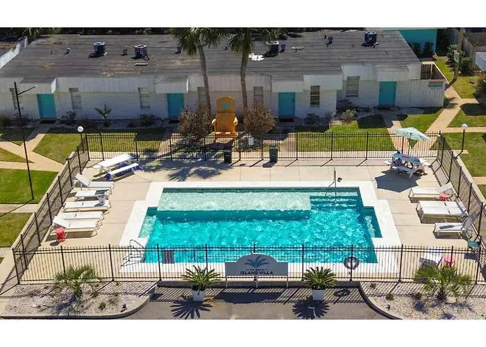 Apartment Island Waterway District 2 Miles From