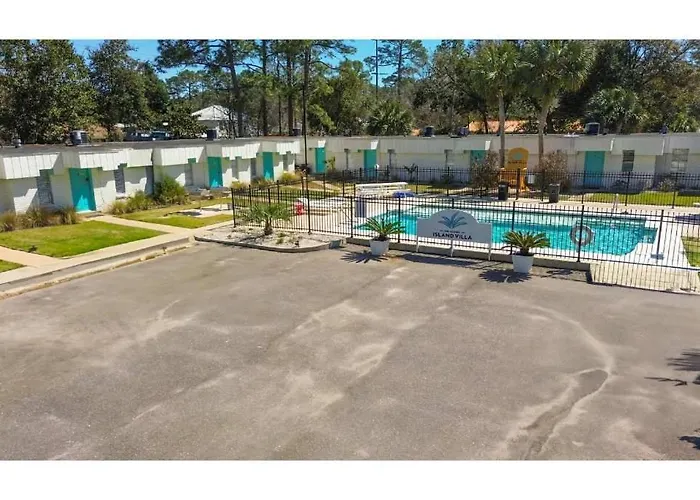 Island Waterway District 2 Miles From Apartment Gulf Shores
